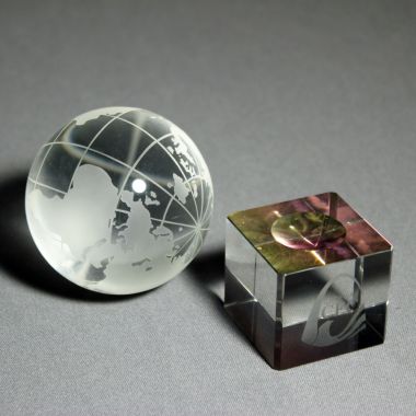 Custom crystal globe with cube base award gift